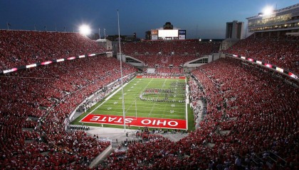 【开云官方网站】再贵的衣服也得揪线头，2025年体育竞技中细节重塑冠军之路