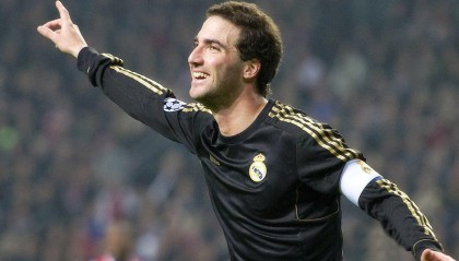 开云直播中心-山东泰山选帅聚焦，外籍教练仍是首选，韩鹏转正之路坎坷内情揭露