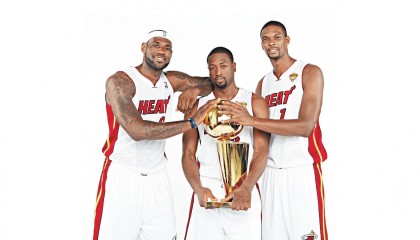 开云官方|熟人碰面！独行侠全队赴洛城备战，官方照意外捕获浓眉身影引热议