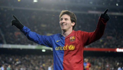 开云体育运营团队-洛国富宣布结束职业生涯，金靴荣耀与高薪历程铸就传奇，中国国籍身份不变