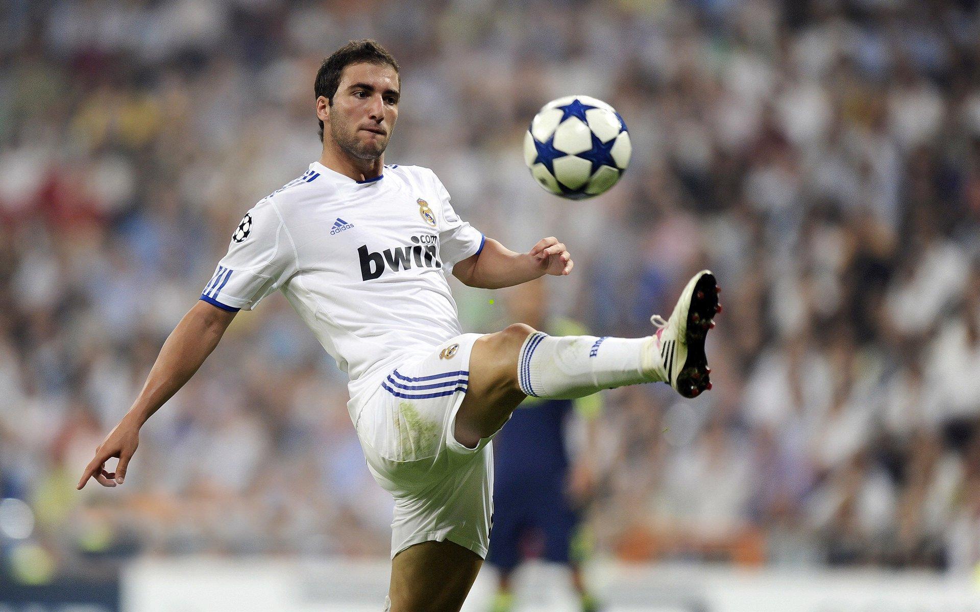 韩国新星郑想宾直言，孙兴慜胜过梅西，是照亮我足球生涯的明灯